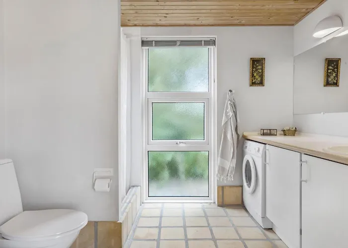 2 Bedroom Stunning In *