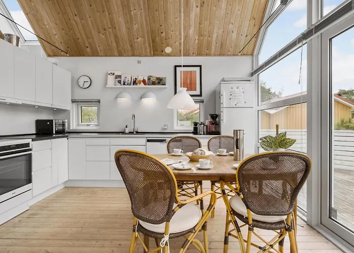 2 Bedroom Stunning In * Hals